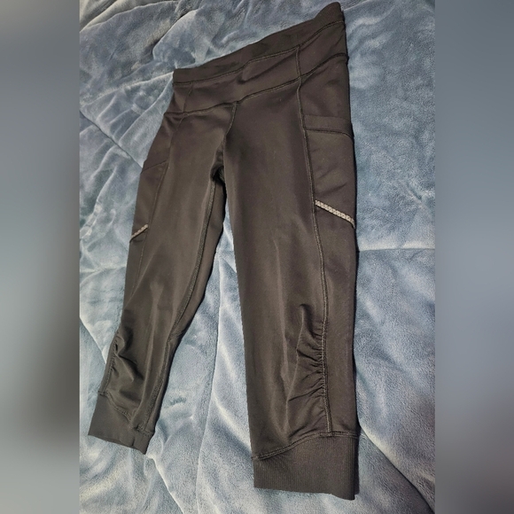 Lululemon Capri - Picture 2 of 6